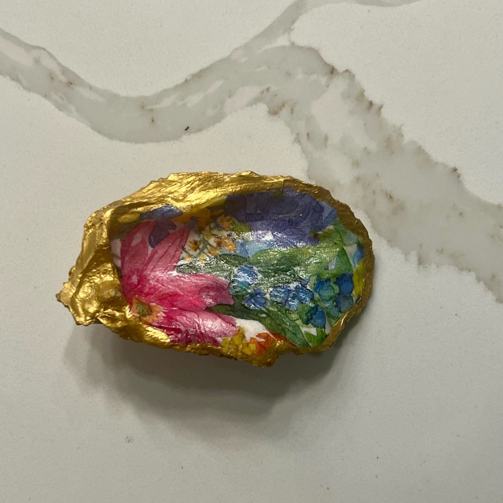 Decorative Floral Oyster Shell Dish
